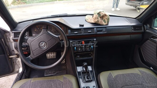 Mercedes E 220 1993, 366,000 km - 2.2 л - Bakı