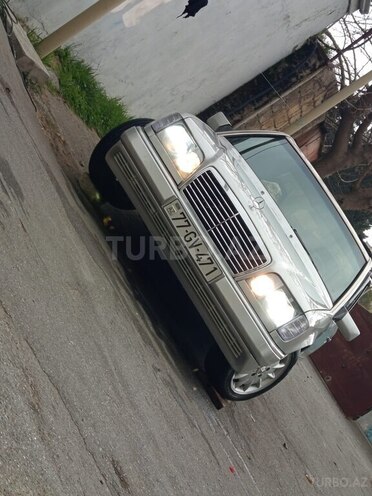 Mercedes E 220 1993, 366,000 km - 2.2 л - Bakı