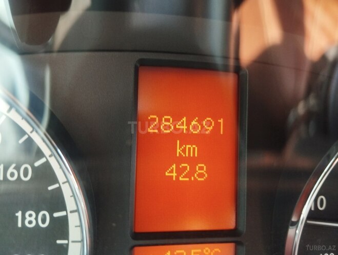 Mercedes  2013, 284,600 km - 2.1 l - Bakı