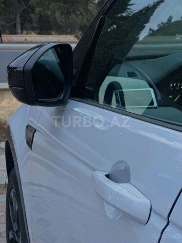 Land Rover Discovery Sport 2016, 164,000 km - 2.0 л - Tovuz