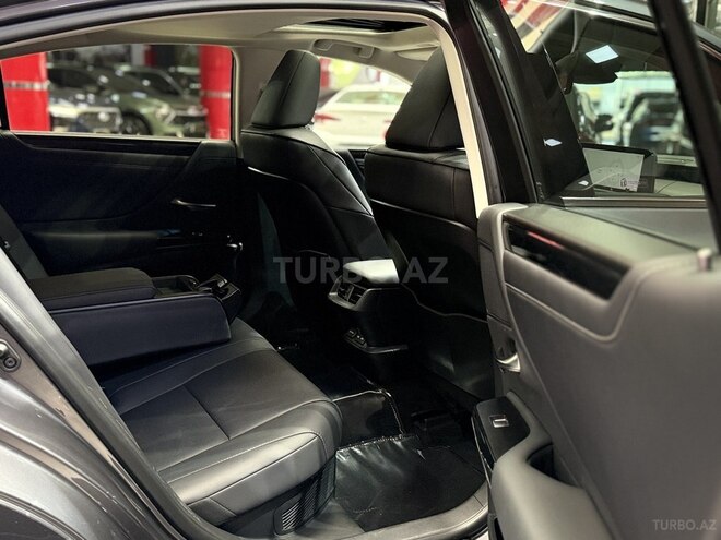 Lexus ES 300h 2023, 35,000 km - 2.5 l - Bakı