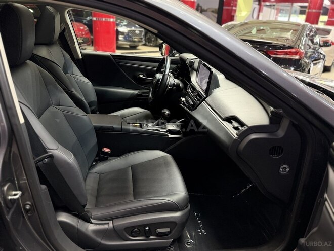 Lexus ES 300h 2023, 35,000 km - 2.5 l - Bakı