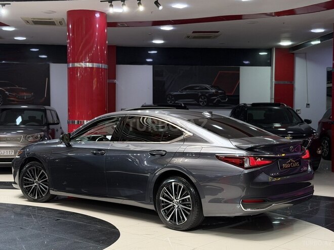 Lexus ES 300h 2023, 35,000 km - 2.5 l - Bakı