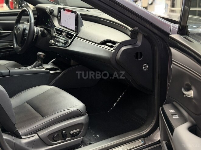 Lexus ES 300h 2023, 35,000 km - 2.5 l - Bakı