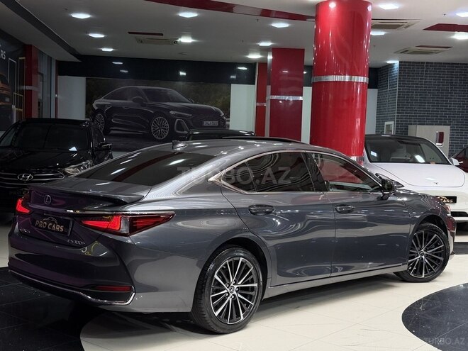 Lexus ES 300h 2023, 35,000 km - 2.5 l - Bakı