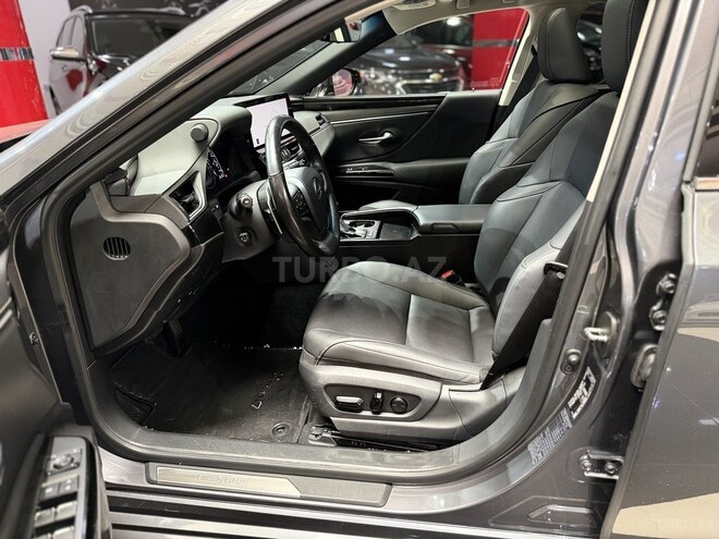 Lexus ES 300h 2023, 35,000 km - 2.5 l - Bakı