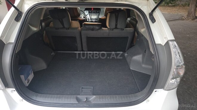 Toyota Prius V 2014, 411,992 km - 1.8 l - Bakı