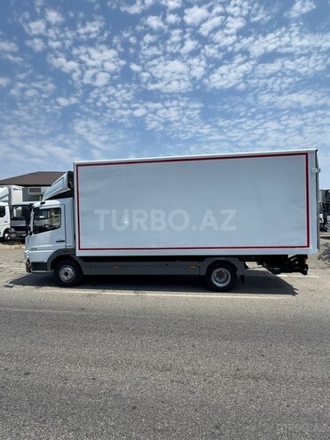 Mercedes Atego 818 2009, 282,100 km - 4.3 l - Bakı