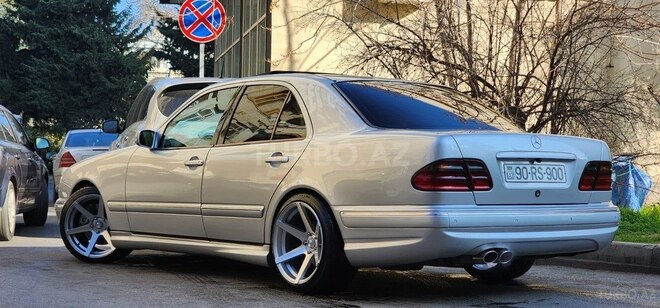 Mercedes E 320 2001, 210,000 km - 3.2 л - Bakı