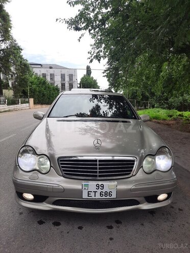 Mercedes C 230 2006, 324,000 km - 2.5 l - Quba