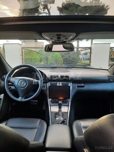 Mercedes C 230 2006, 324,000 km - 2.5 l - Quba