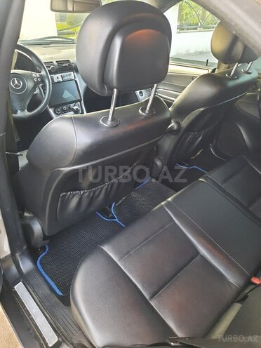 Mercedes C 230 2006, 324,000 km - 2.5 l - Quba