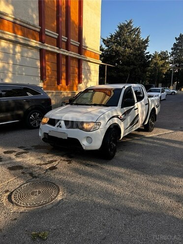 Mitsubishi L200 2006, 380,000 km - 2.4 л - Bakı