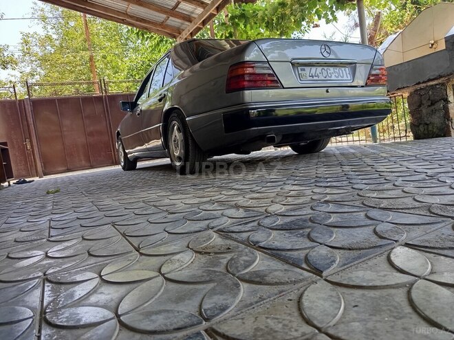Mercedes  1988, 700,000 km - 2.0 л - Masallı