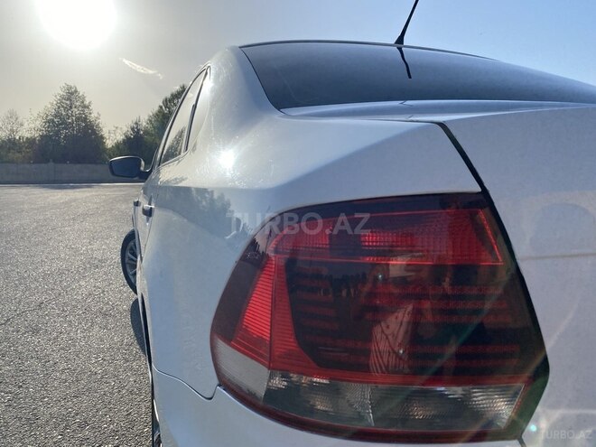 Volkswagen Polo 2017, 300,000 km - 1.6 l - Bərdə
