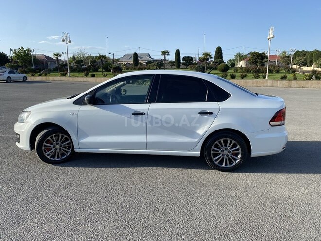 Volkswagen Polo 2017, 300,000 km - 1.6 l - Bərdə