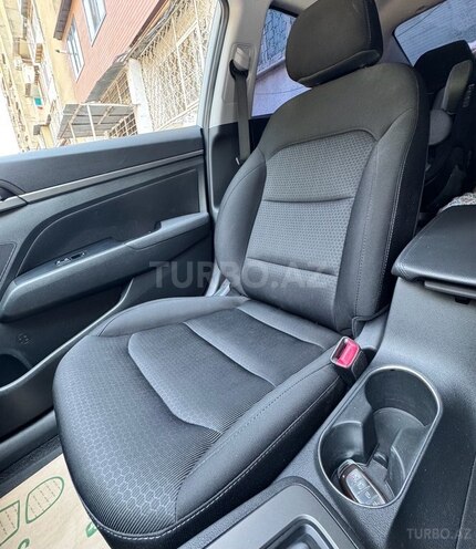 Hyundai Elantra 2017, 107,826 km - 2.0 l - Bakı