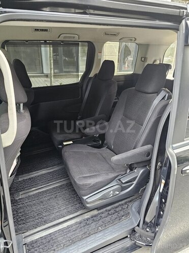 Toyota Noah 2016, 180,000 km - 1.8 l - Bakı