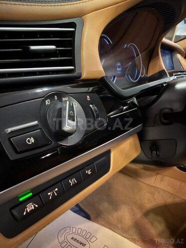 BMW 750 2014, 209,000 km - 4.4 л - Bakı