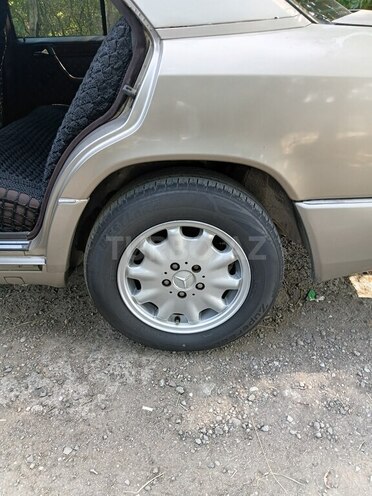 Mercedes 250 D 1990, 700,000 km - 2.5 l - Astara