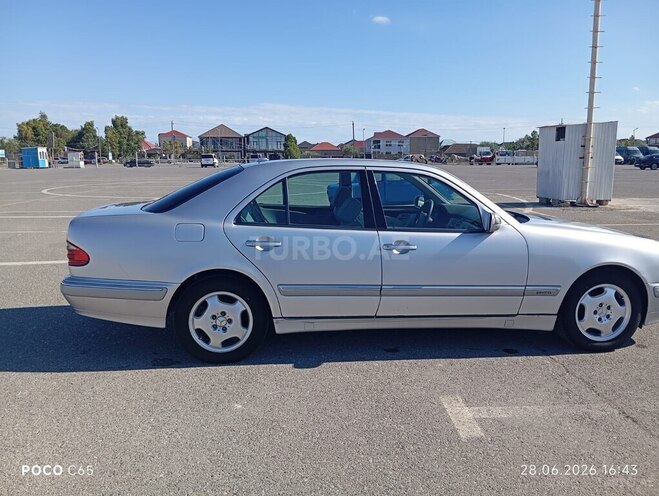 Mercedes E 220 2001, 320,000 km - 2.2 l - Bakı
