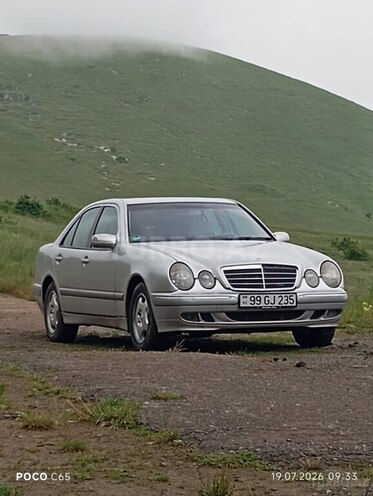 Mercedes E 220 2001, 320,000 km - 2.2 l - Bakı