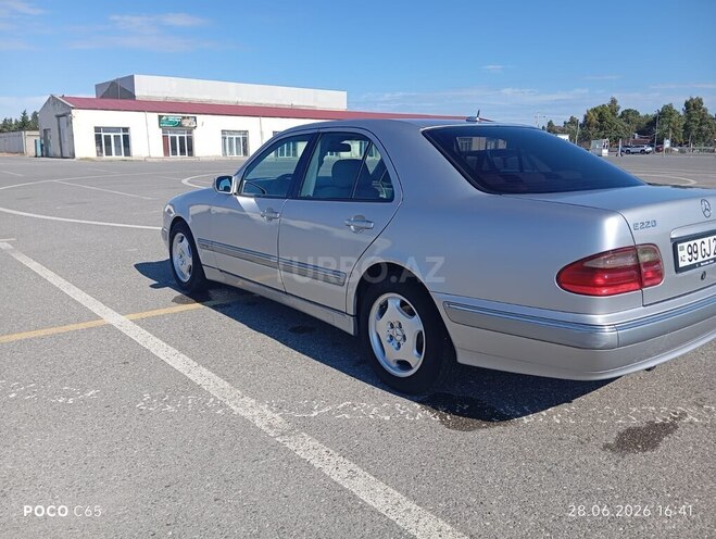 Mercedes E 220 2001, 320,000 km - 2.2 l - Bakı