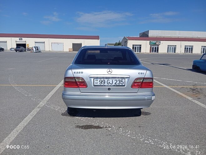 Mercedes E 220 2001, 320,000 km - 2.2 l - Bakı