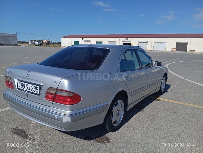 Mercedes E 220 2001, 320,000 km - 2.2 l - Bakı