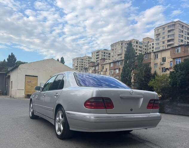 Mercedes E 240 2000, 350,000 km - 2.4 l - Bakı