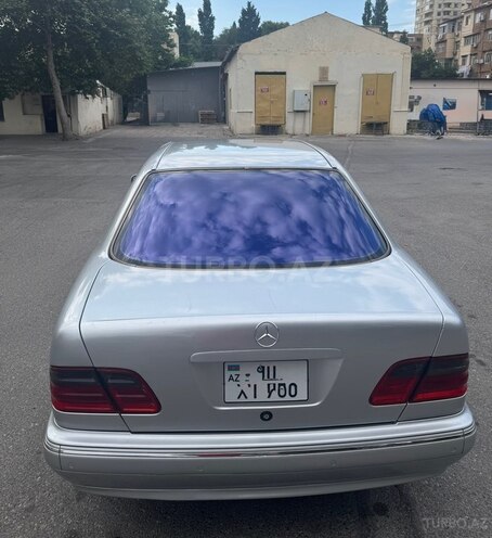 Mercedes E 240 2000, 350,000 km - 2.4 l - Bakı