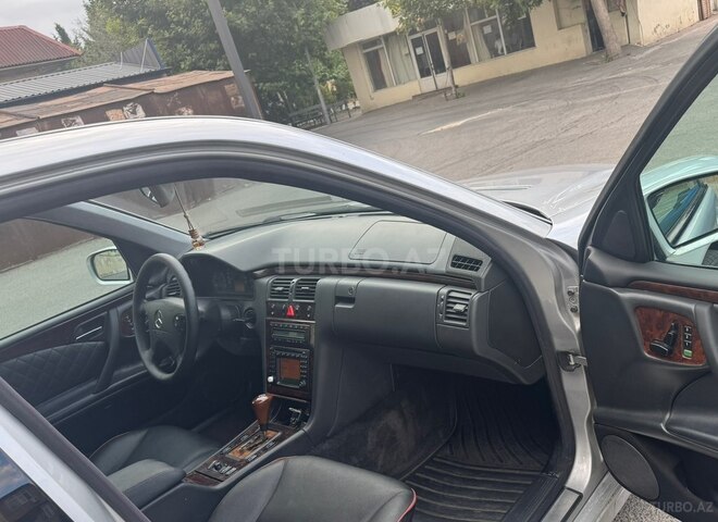 Mercedes E 240 2000, 350,000 km - 2.4 l - Bakı