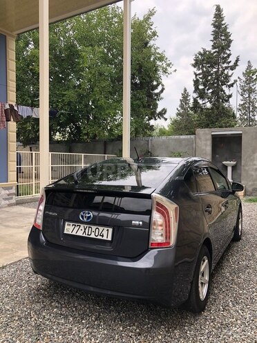 Toyota Prius 2015, 200,000 km - 1.8 l - Yevlax