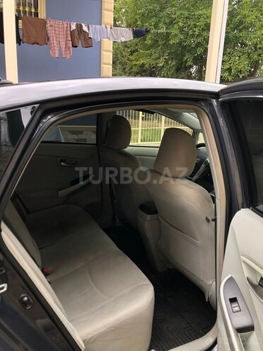 Toyota Prius 2015, 200,000 km - 1.8 l - Yevlax