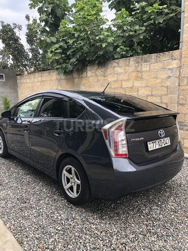 Toyota Prius 2015, 200,000 km - 1.8 l - Yevlax