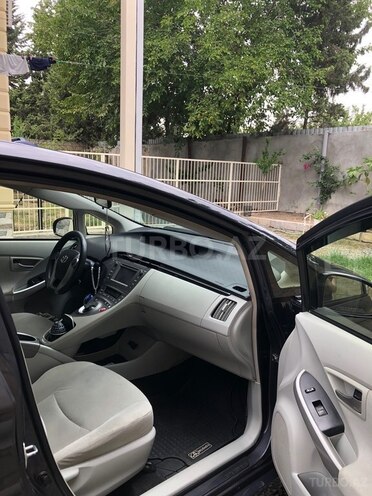 Toyota Prius 2015, 200,000 km - 1.8 l - Yevlax
