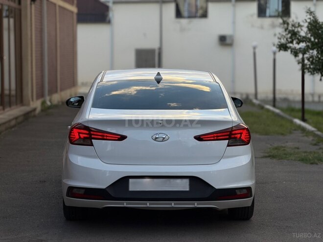 Hyundai Elantra 2018, 205,996 km - 2.0 л - Gəncə