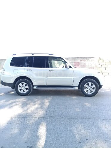 Mitsubishi Pajero 2008, 335,000 km - 3.0 l - Bakı