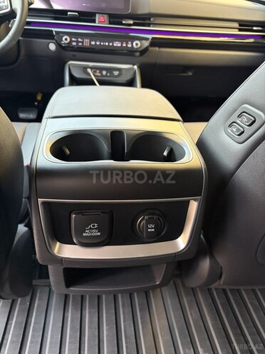 Kia Carnival 2025, 12,850 km - 1.6 l - Bakı