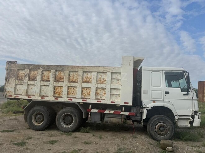 HOWO Sinotruk 2013, 300,000 km - 9.5 л - Füzuli