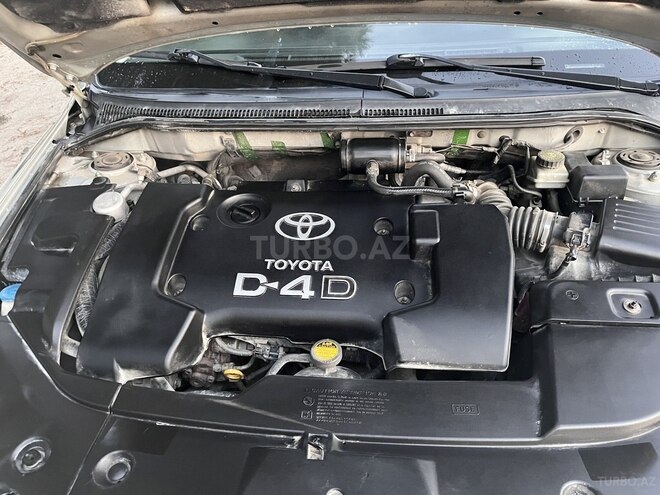 Toyota Avensis 2004, 280,000 km - 2.0 l - Quba
