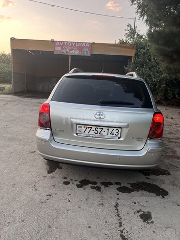 Toyota Avensis 2004, 280,000 km - 2.0 l - Quba