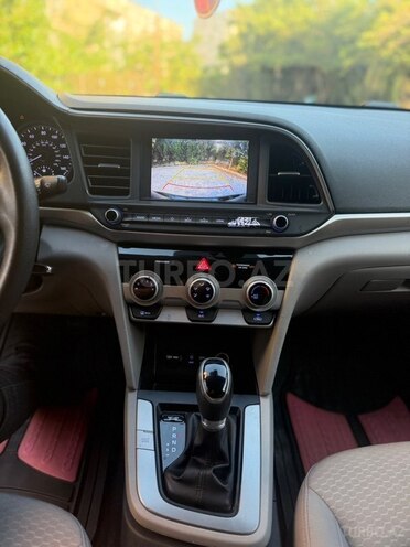 Hyundai Elantra 2019, 108,000 km - 2.0 л - Bakı