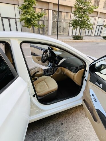 Hyundai Accent 2014, 179,352 km - 1.6 л - Bakı