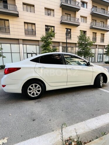 Hyundai Accent 2014, 179,352 km - 1.6 л - Bakı