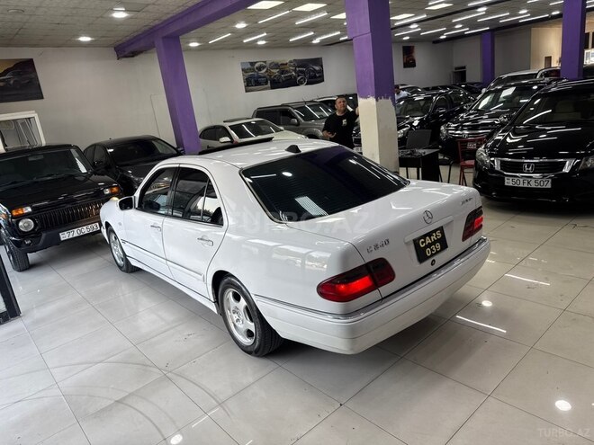 Mercedes E 240 1999, 314,000 km - 2.6 l - Sumqayıt