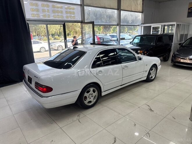 Mercedes E 240 1999, 314,000 km - 2.6 l - Sumqayıt