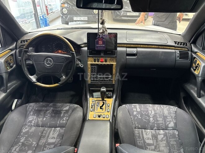 Mercedes E 240 1999, 314,000 km - 2.6 l - Sumqayıt