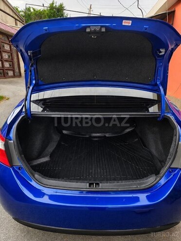 Toyota Corolla 2014, 140,000 km - 1.8 l - Qusar