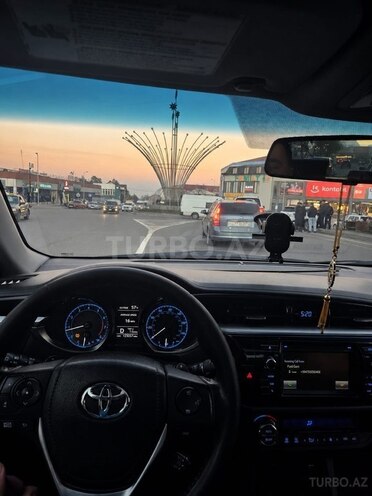 Toyota Corolla 2014, 140,000 km - 1.8 l - Qusar